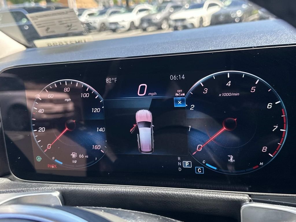 Used 2023  Mercedes-Benz GLB 250 image 29