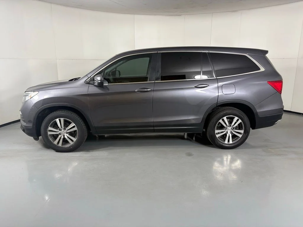 Used 2017 Silver Honda EX image 5