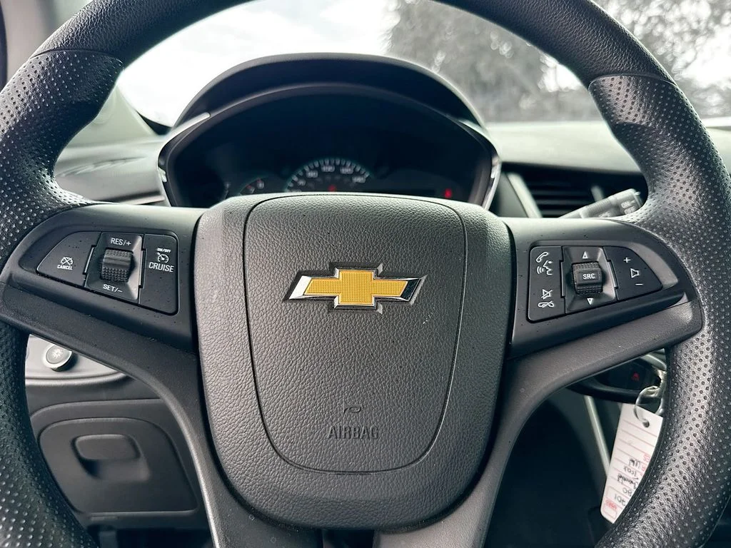 Used 2020 White Chevrolet LS image 22
