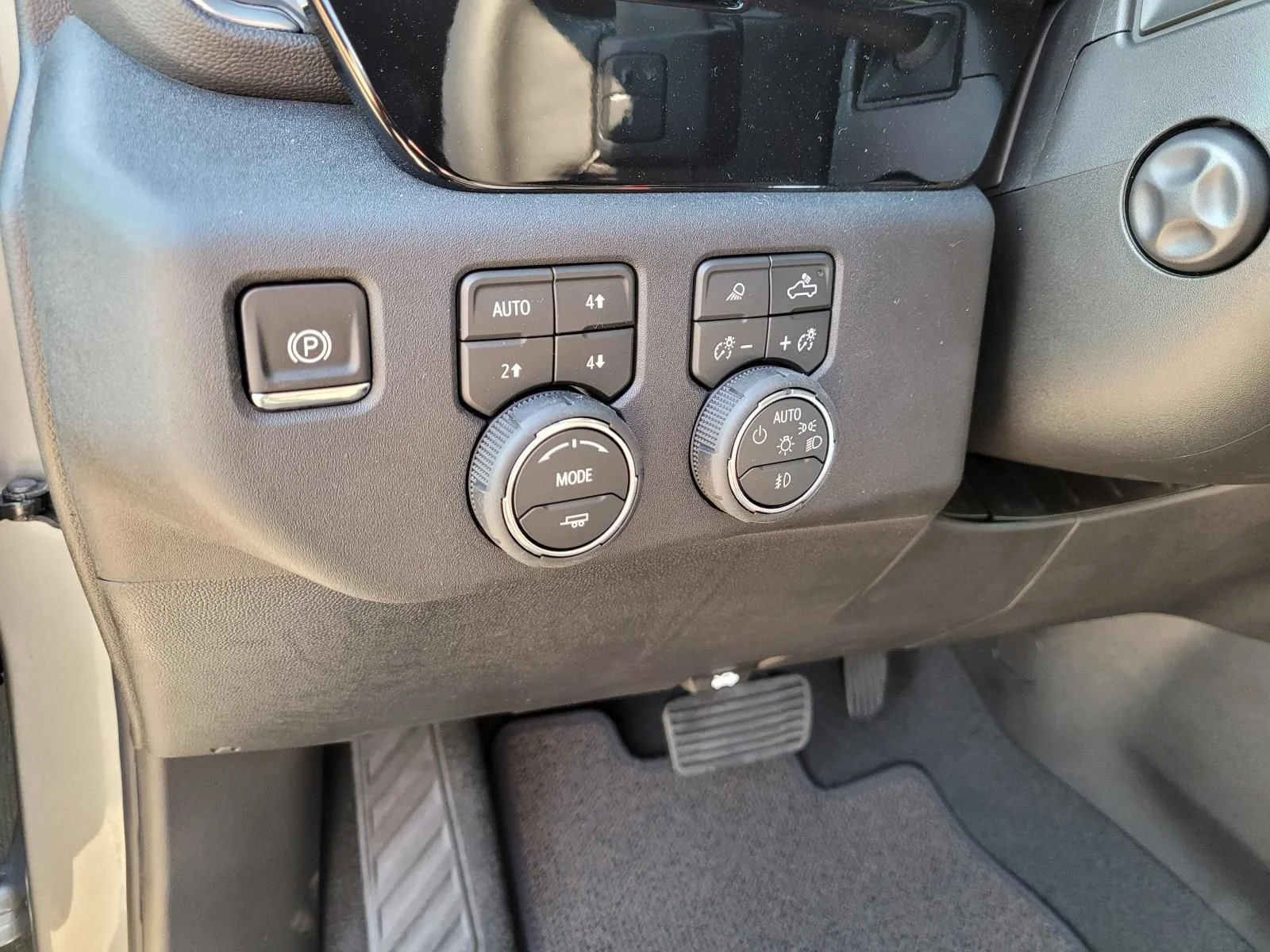 2026 Chevrolet Silverado 1500 High Country - Photo 17