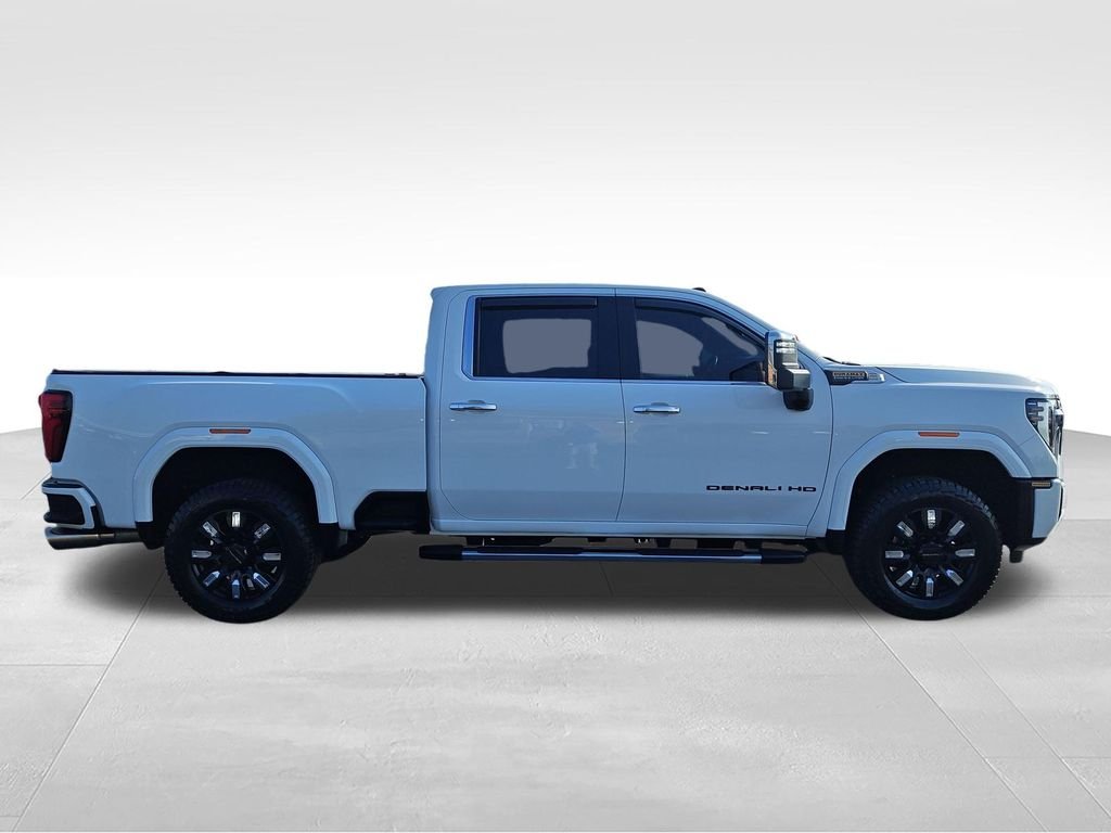 Used 2024 White GMC Denali image 6