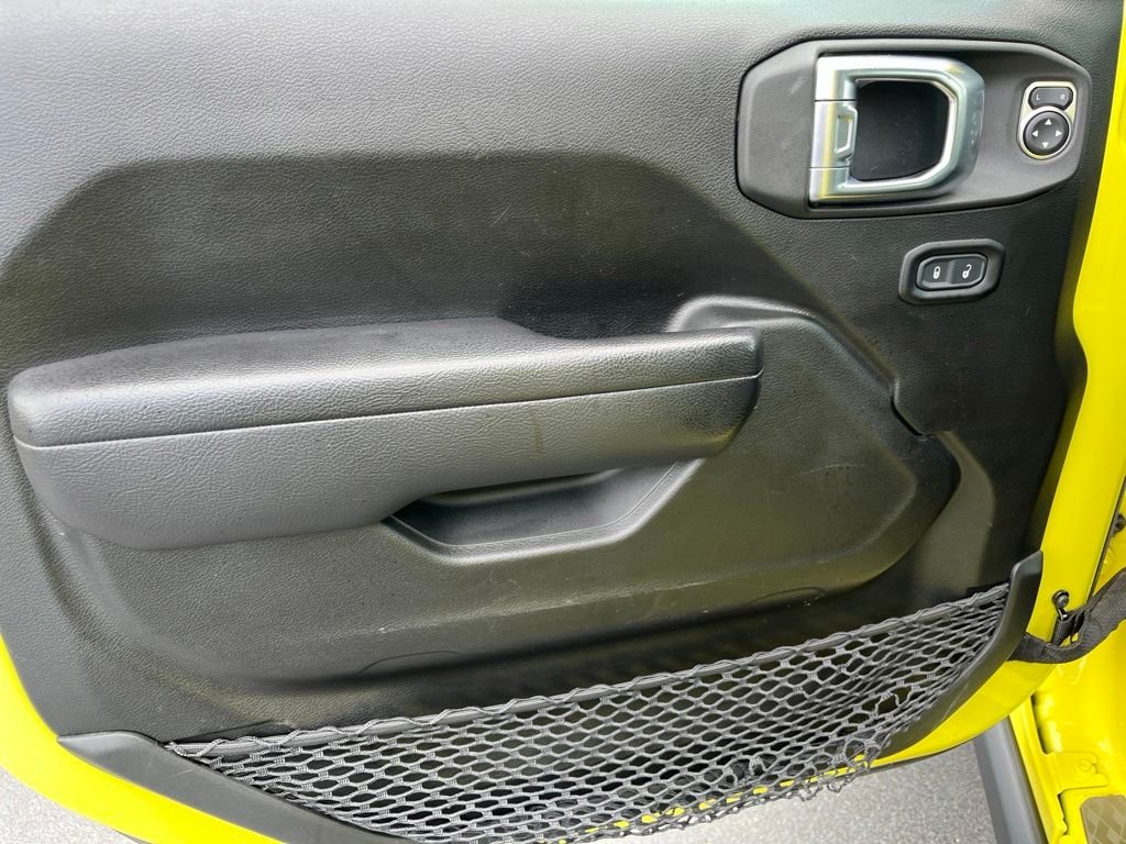 Used 2023 High Velocity Clearcoat Jeep Rubicon image 30