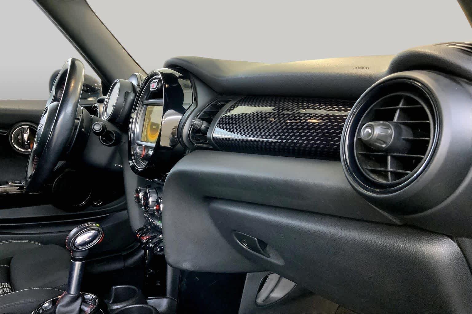 Used 2017 Caribbean Aqua Metallic MINI Cooper S image 18