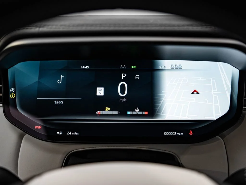 New 2026 Carpathian Grey Land Rover SE image 33