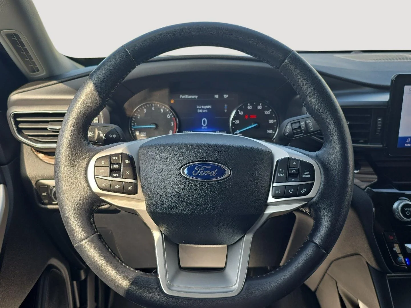 Used 2023  Ford Limited 4WD image 11