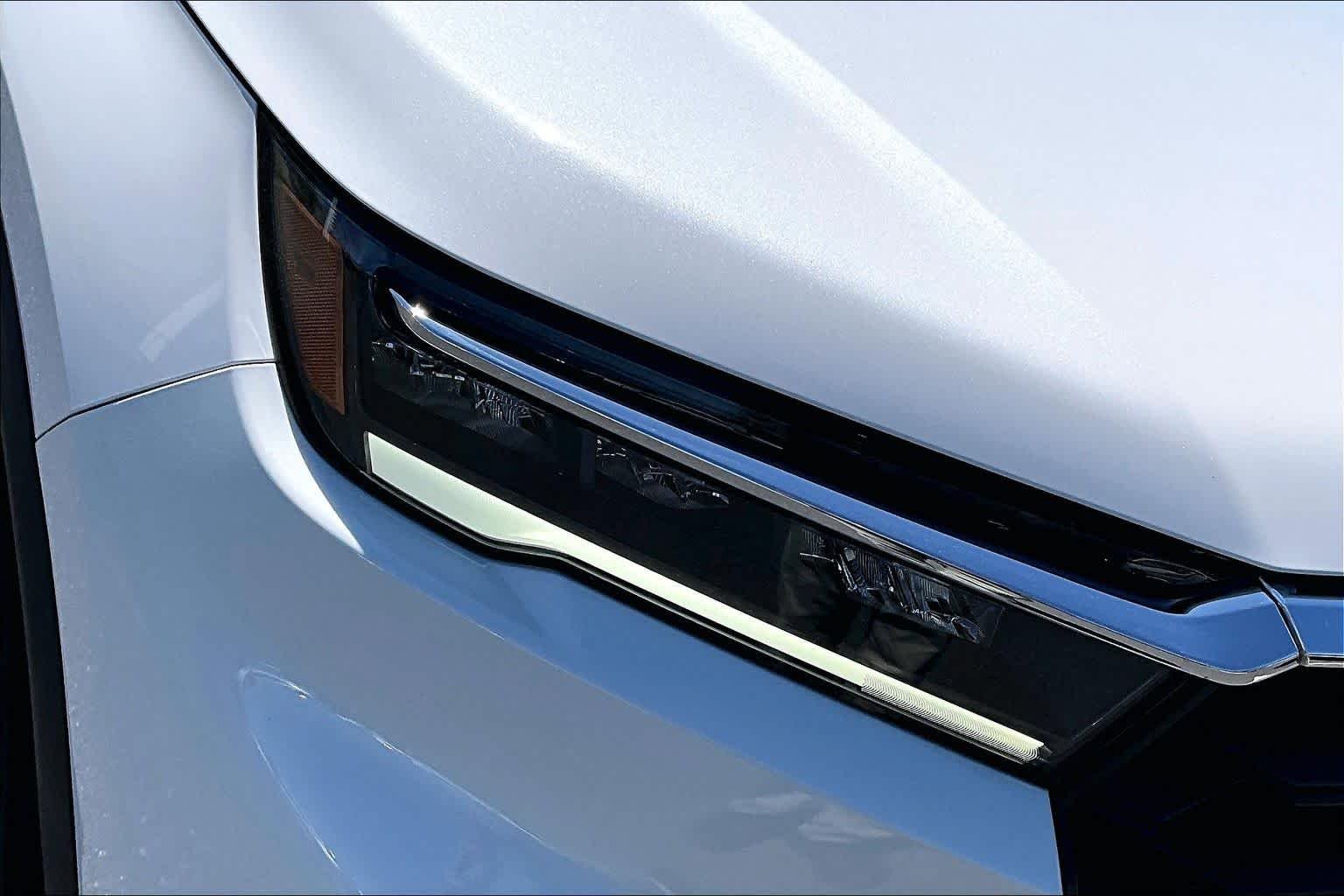 Certified Used 2023 Platinum White Pearl Honda AWD EX-L image 26