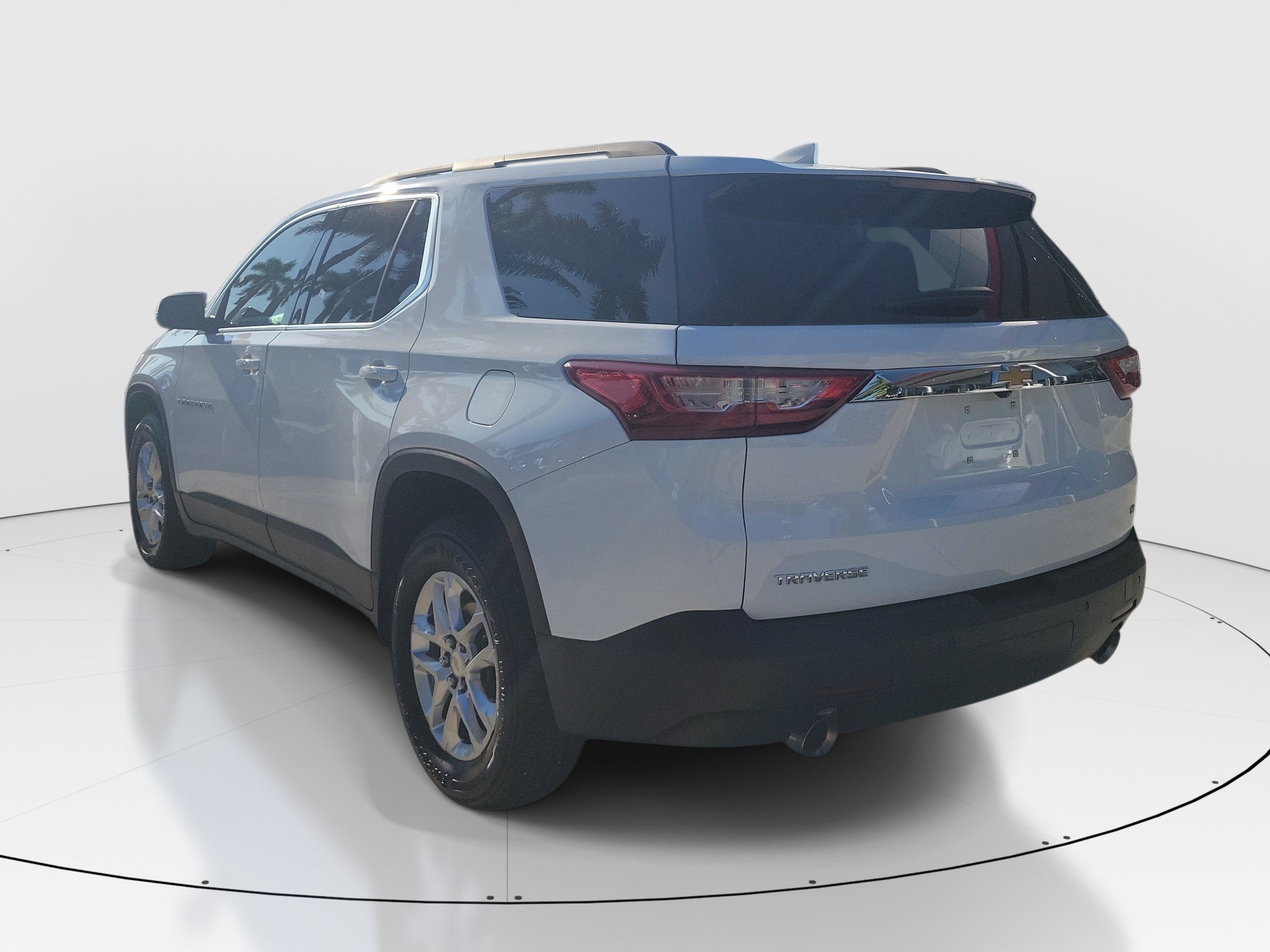 Used 2021 Summit White Chevrolet LT image 4