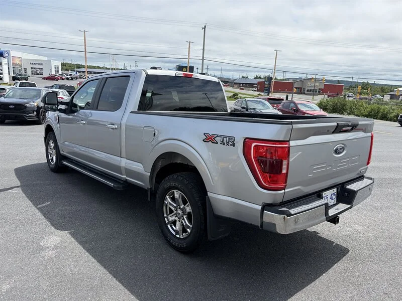 Used 2021 Silver Ford XLT image 4