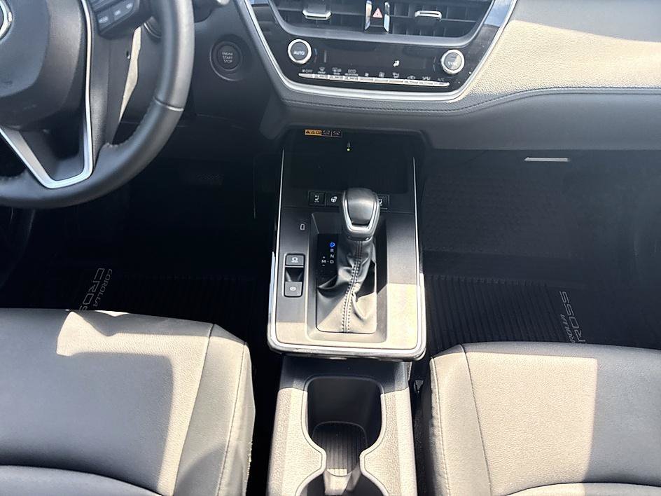 Used 2026 Wind Chill Pearl Toyota XLE image 15