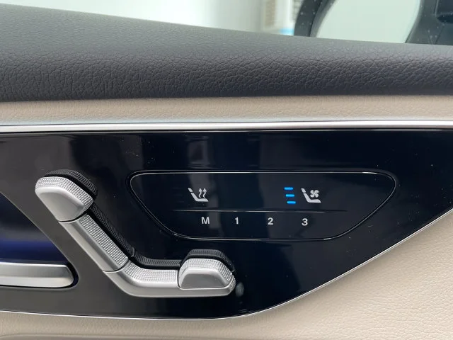 New 2027 Beige Mercedes-Benz GLC 300 image 36
