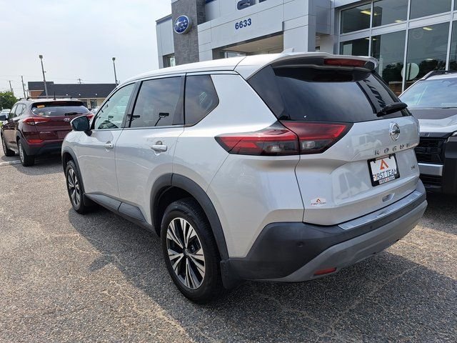 Used 2021 Silver Nissan SV image 4