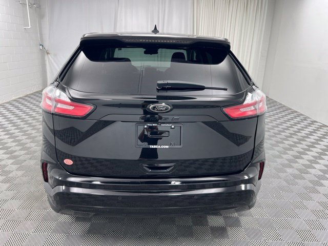 Used 2023 Black Ford SE image 7