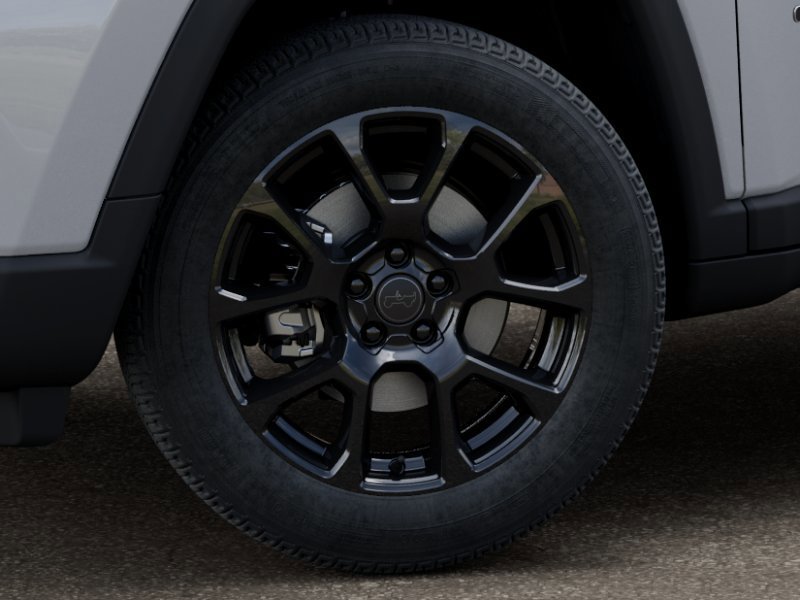 New 2026 Bright White Clearcoat Jeep Latitude image 8