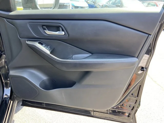 2025 Nissan Rogue SV - Photo 27