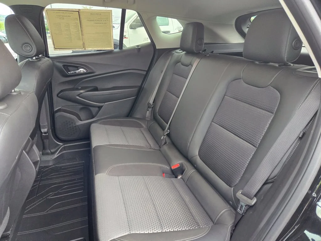 Used 2025 Black Chevrolet LT image 27