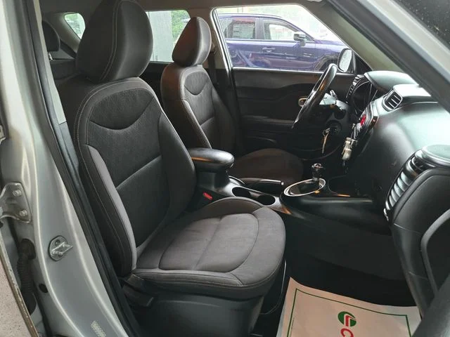 Used 2016 Silver Kia Base image 19