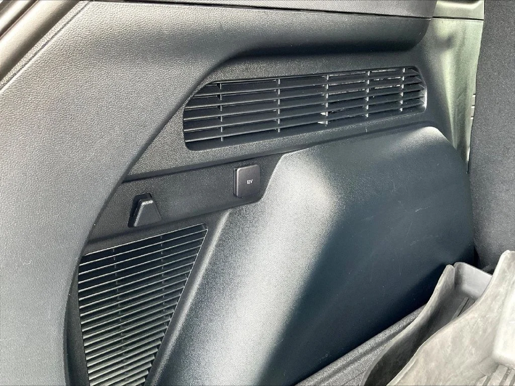 Used 2022 Blue Ford SEL image 26