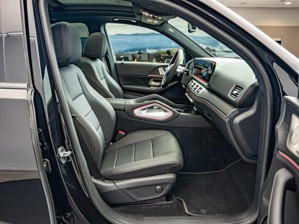 Used 2025 Obsidian Black Metallic Mercedes-Benz GLE 350 image 36