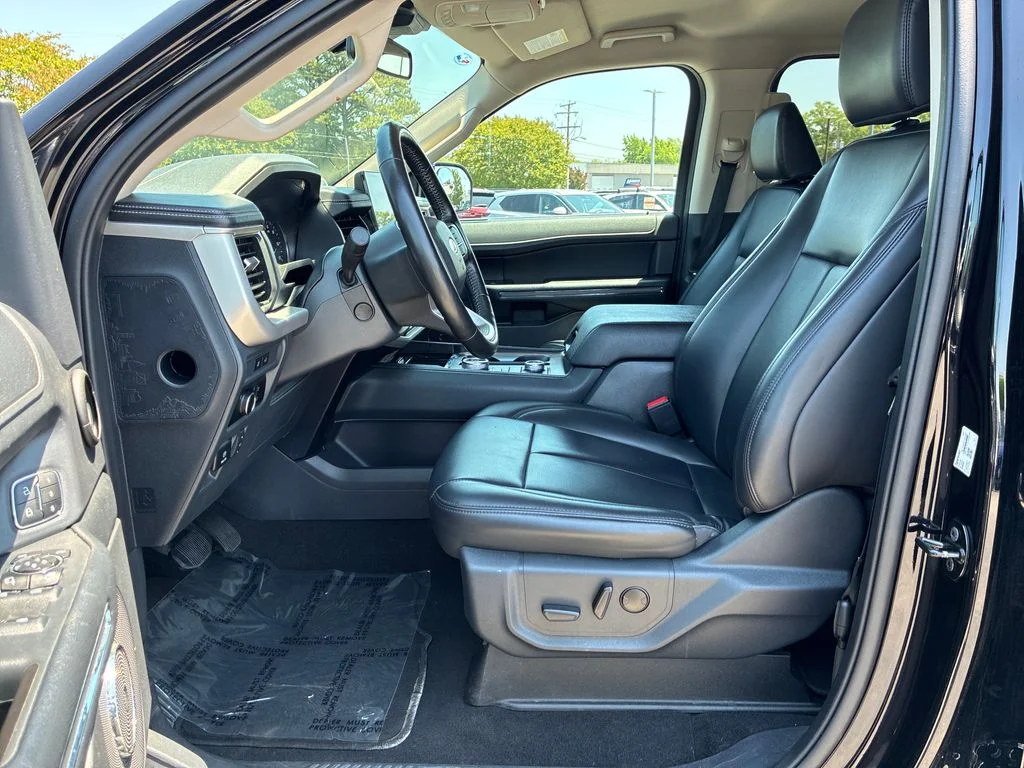Used 2024 Black Ford XLT image 10
