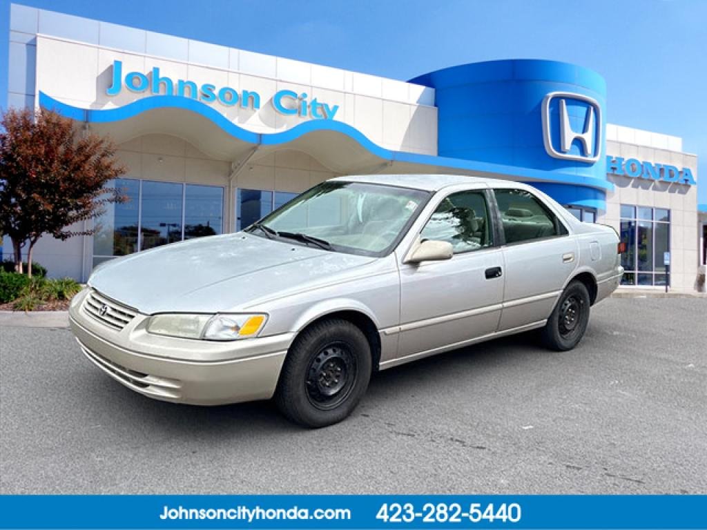 1998 Toyota Camry LE's photo