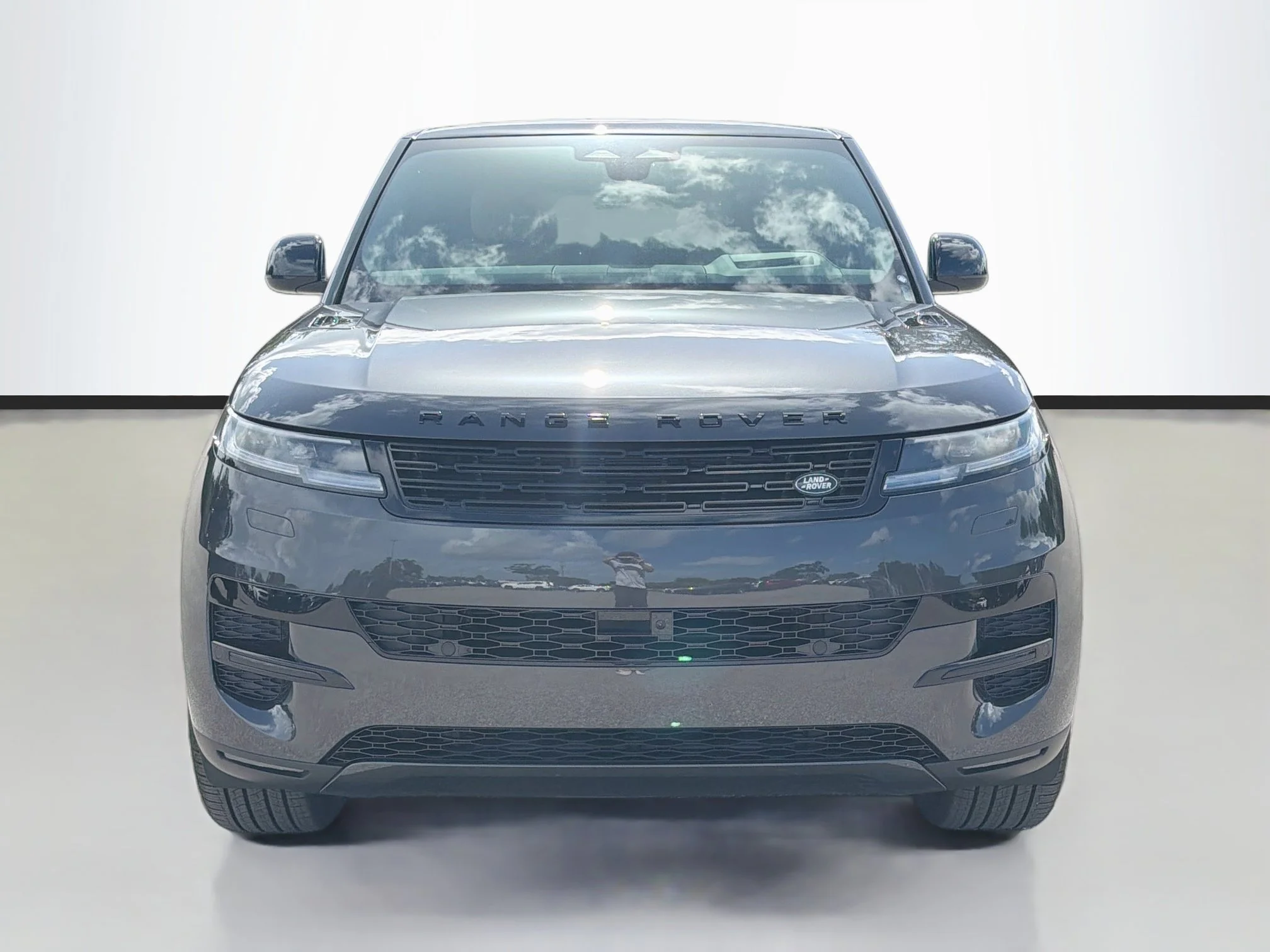 New 2026 Carpathian Grey Land Rover SE image 8