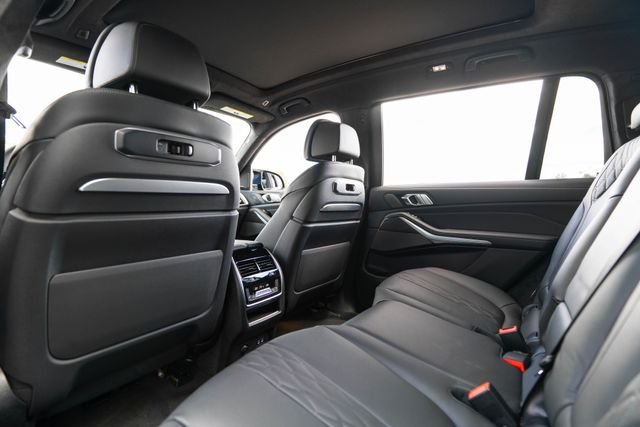 New 2027 Black Sapphire Metallic BMW M60i image 15