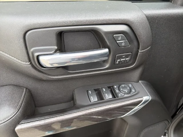 Used 2020 Black Chevrolet LTZ image 22