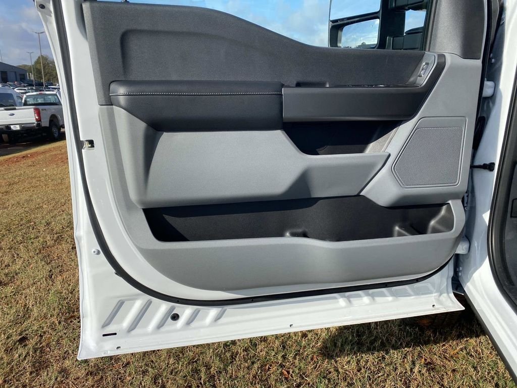 New 2026 Oxford White Ford F-350® XLT image 13