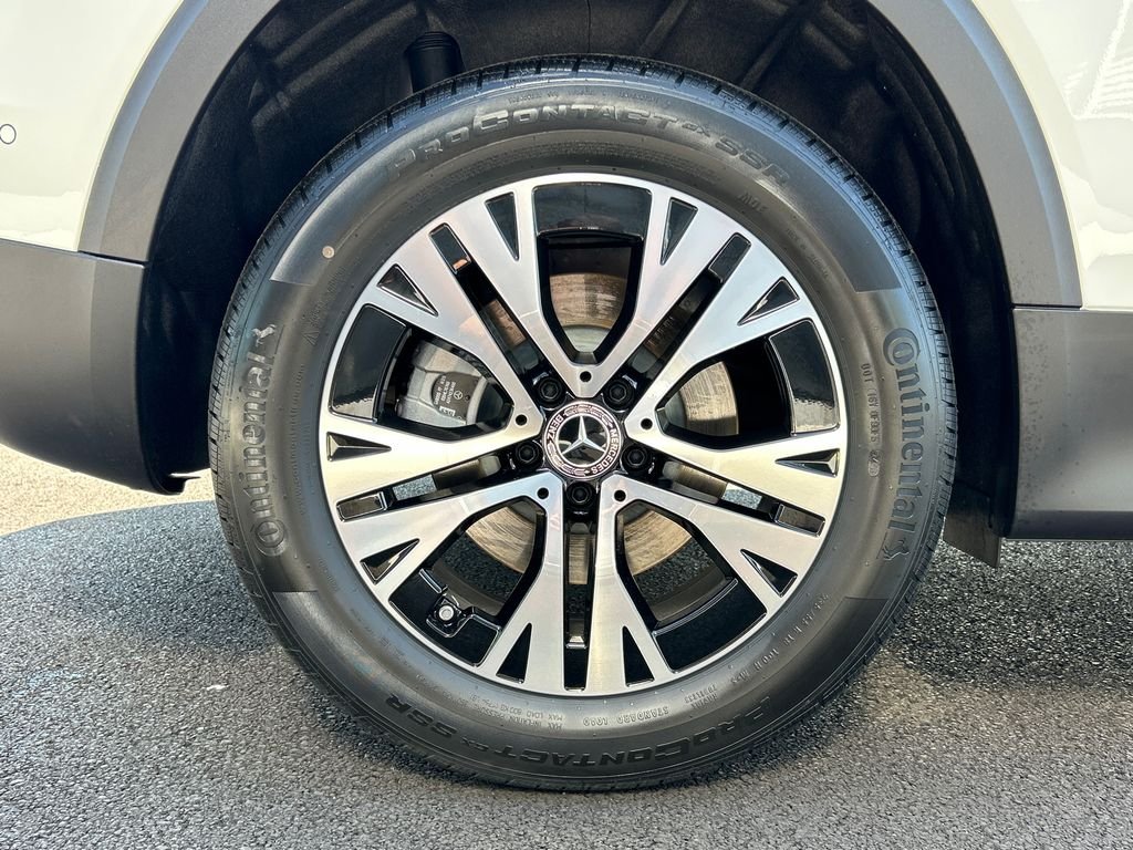 New 2026 Polar White Mercedes-Benz GLB 250 image 34