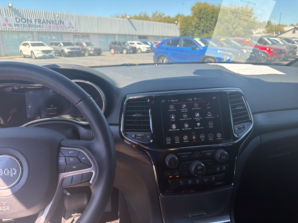 Used 2019 Silver Jeep Laredo E image 21
