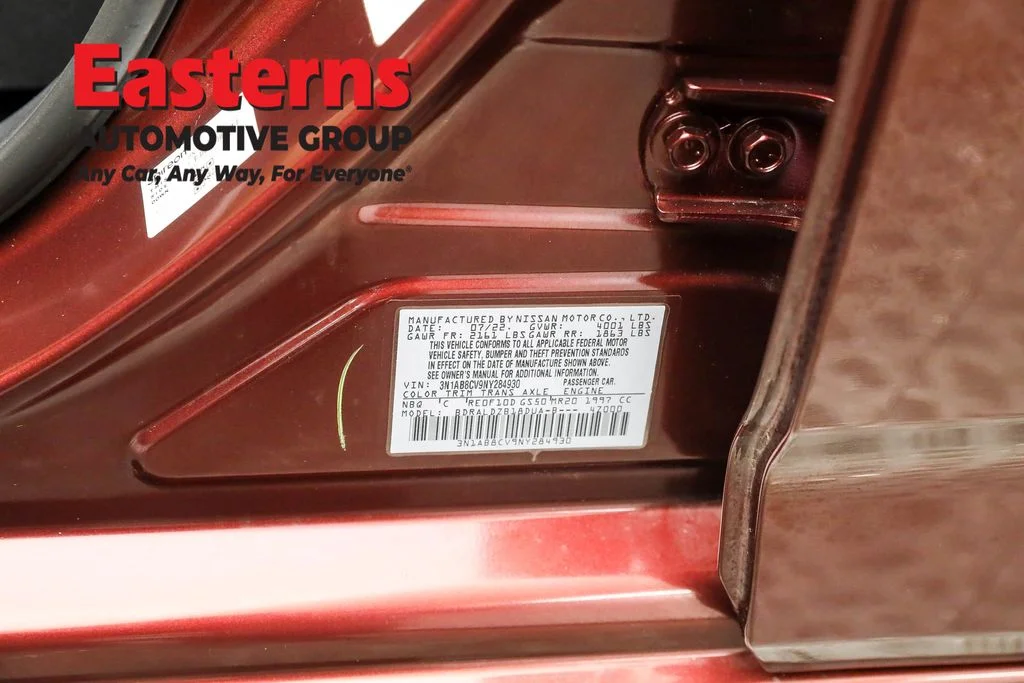 Used 2022 Red Nissan SV image 35