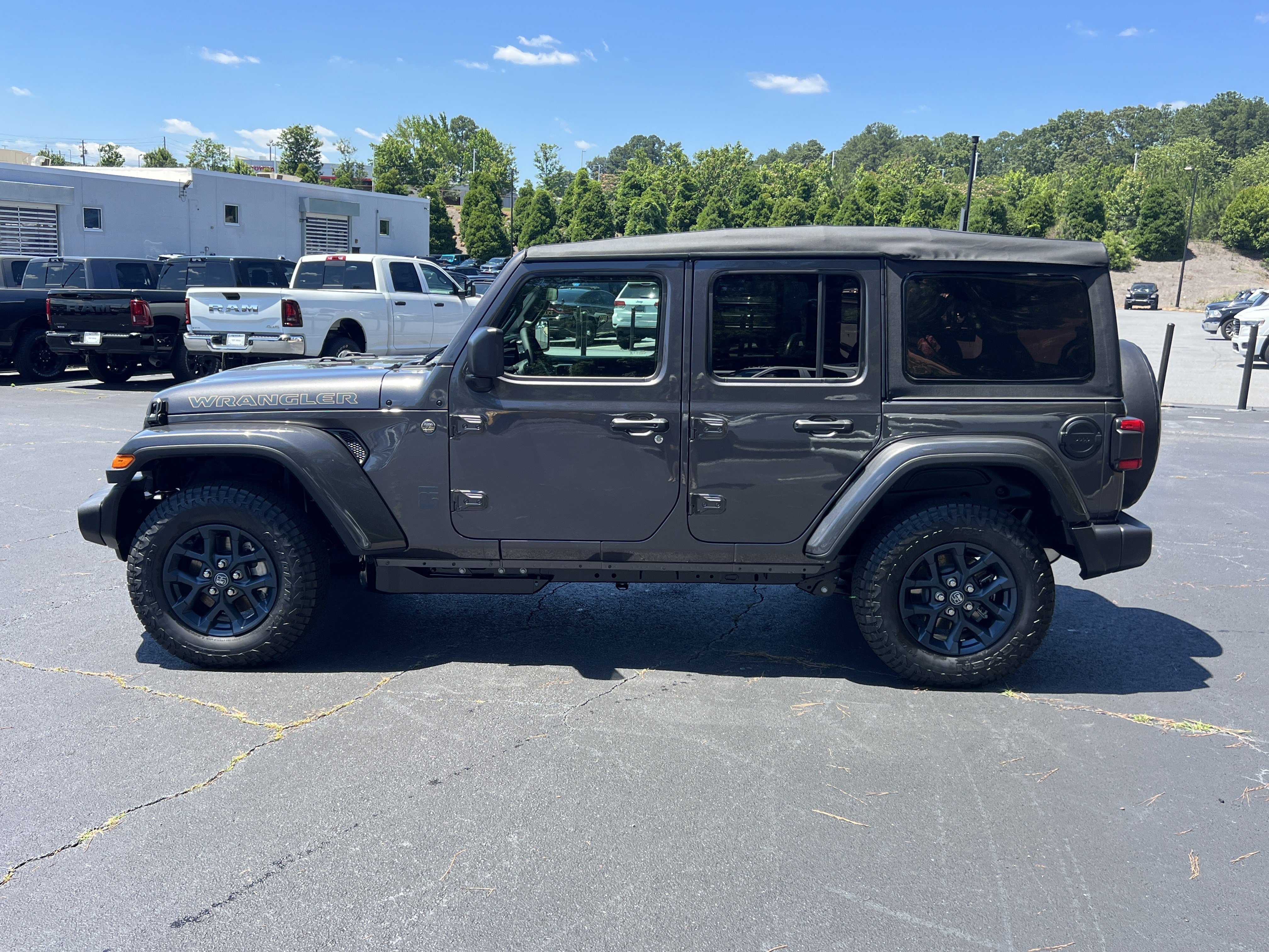 New 2026 Granite Crystal Metallic Clear-Coat Exterior Paint Jeep Sport image 4