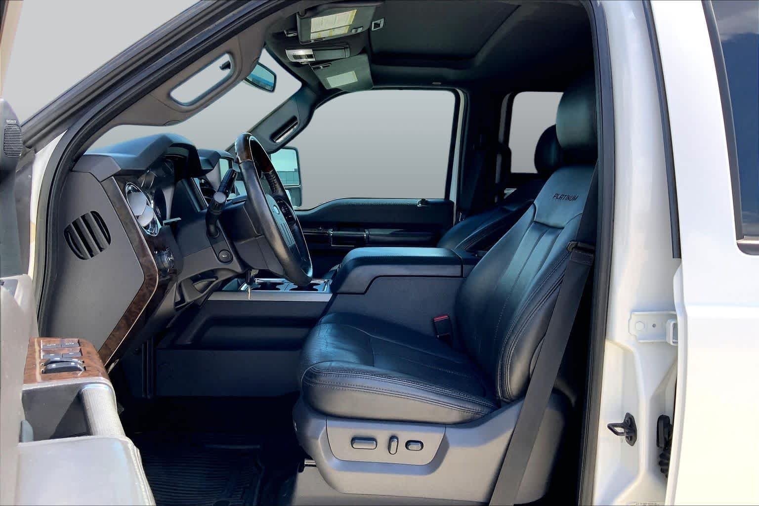 Used 2015 White Platinum Metallic Tri-Coat Ford Platinum image 7