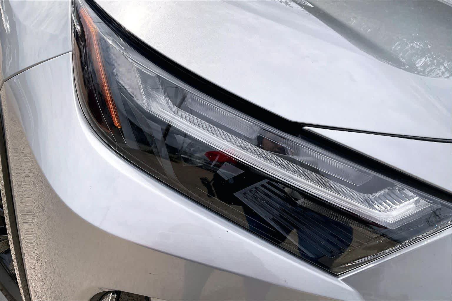 Used 2025 Silver Sky Metallic/Midnight Black Metallic Toyota Hybrid XSE image 27