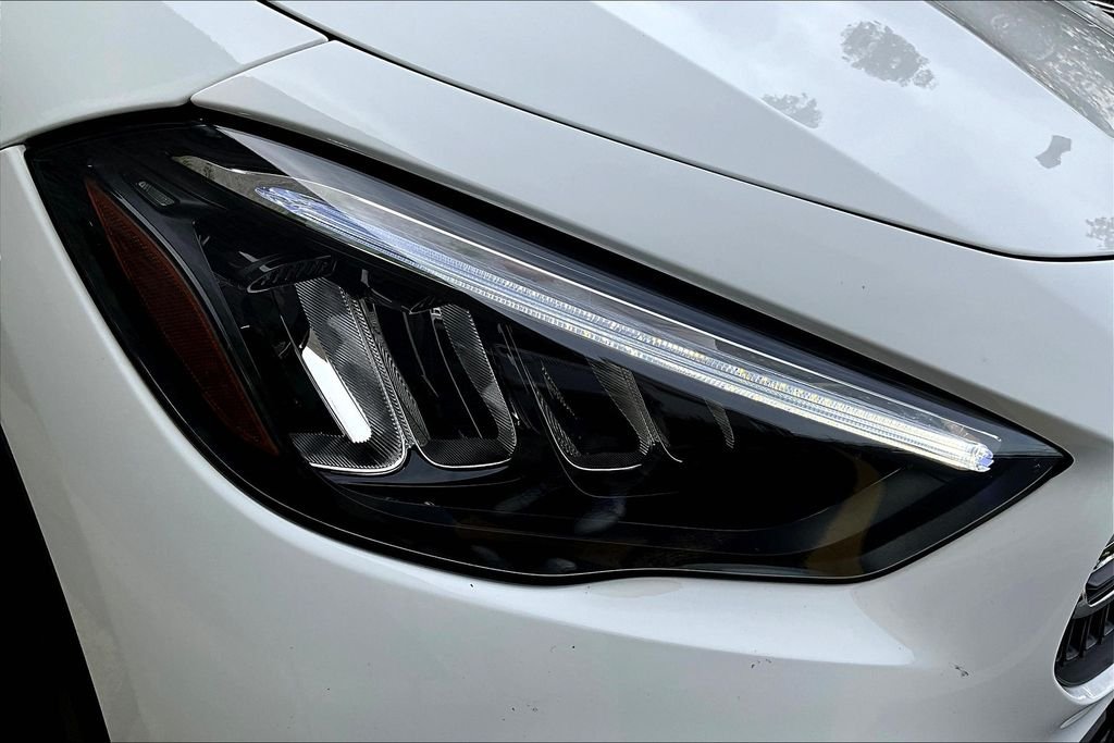 Certified Used 2025 White Mercedes-Benz GLA 250 image 31