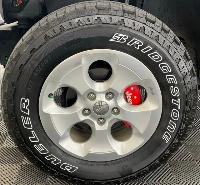 Used 2014 Gray Jeep Unlimited Sahara image 27