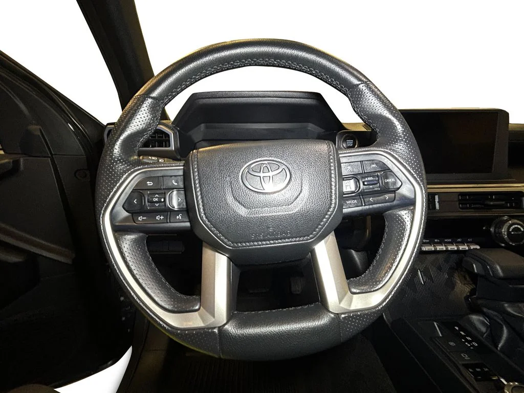 Used 2025 Underground Toyota SR5 image 12
