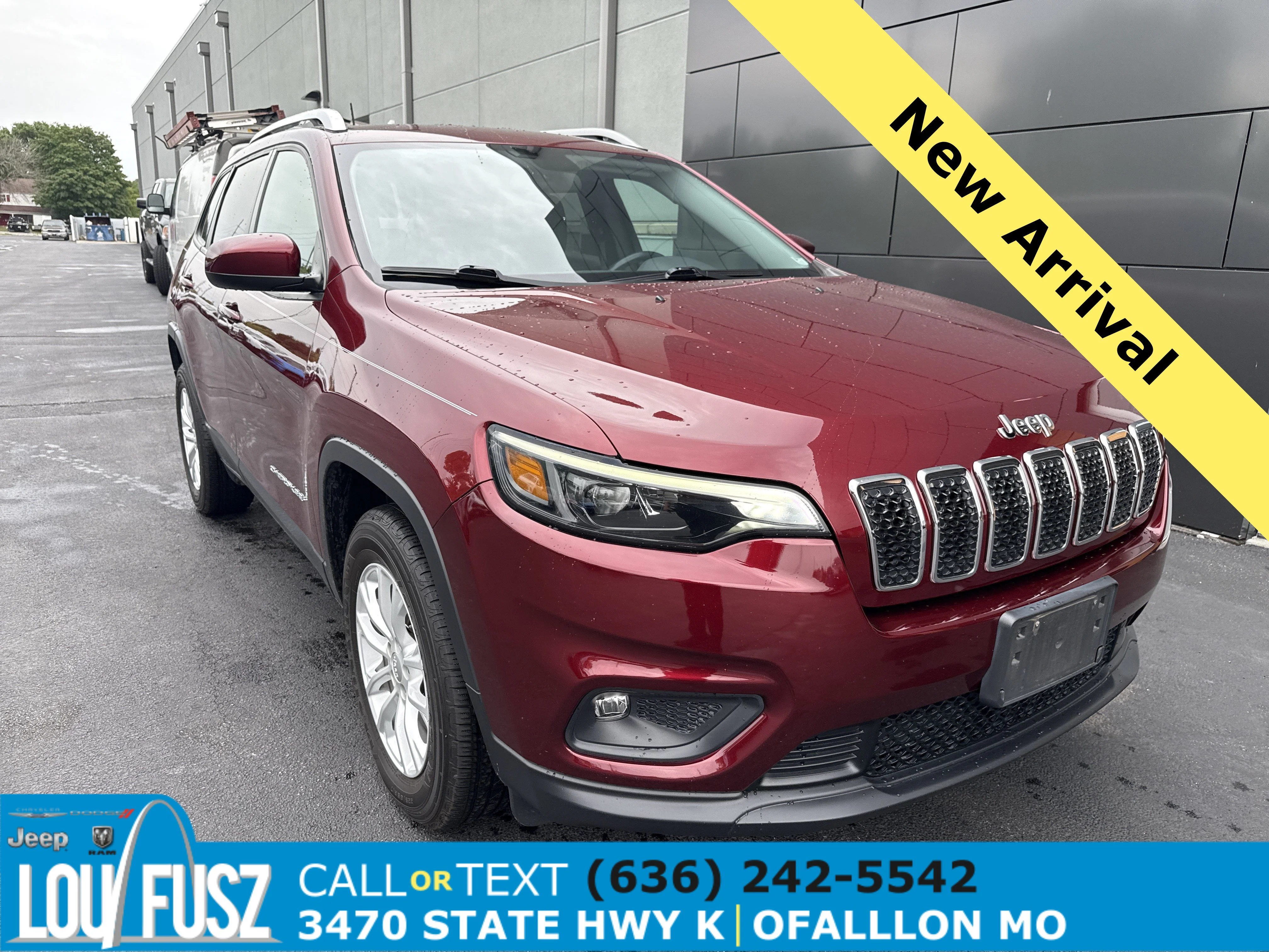 Used 2020 Velvet Red Pearlcoat Jeep Latitude image 1