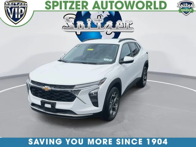 Used 2024 Summit White Chevrolet LT image 4