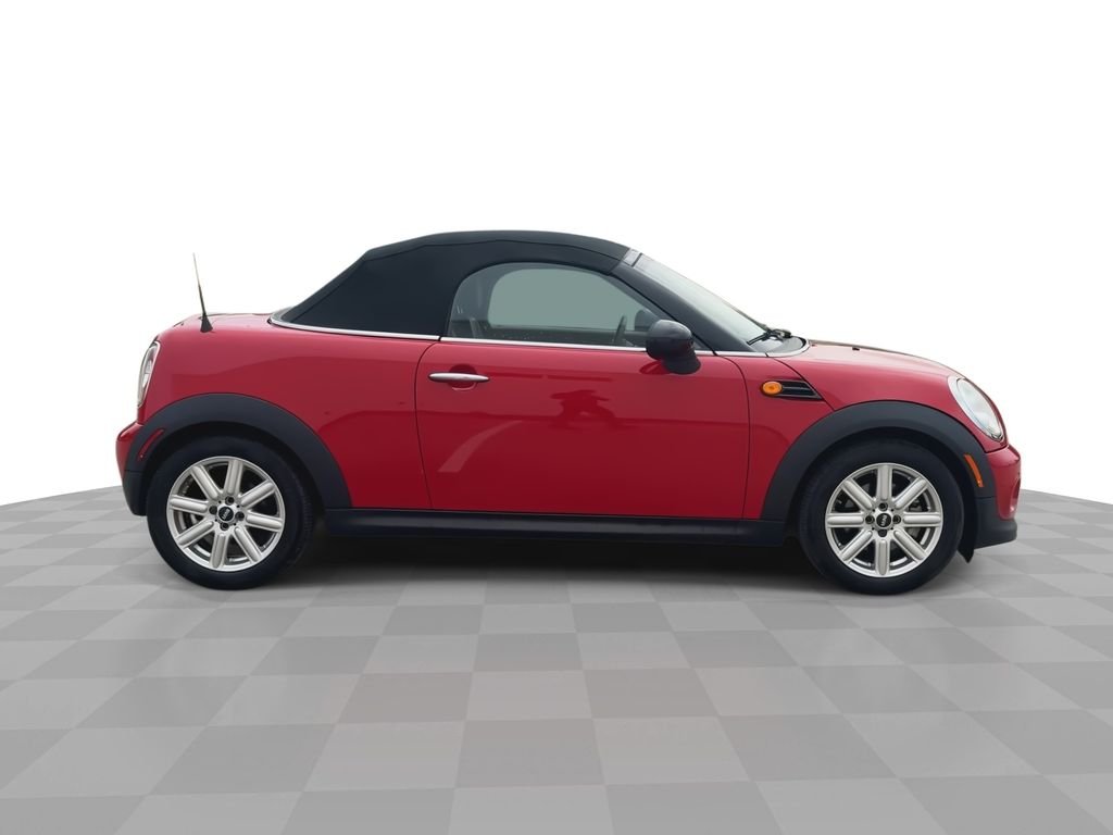Used 2013 Red MINI  image 9