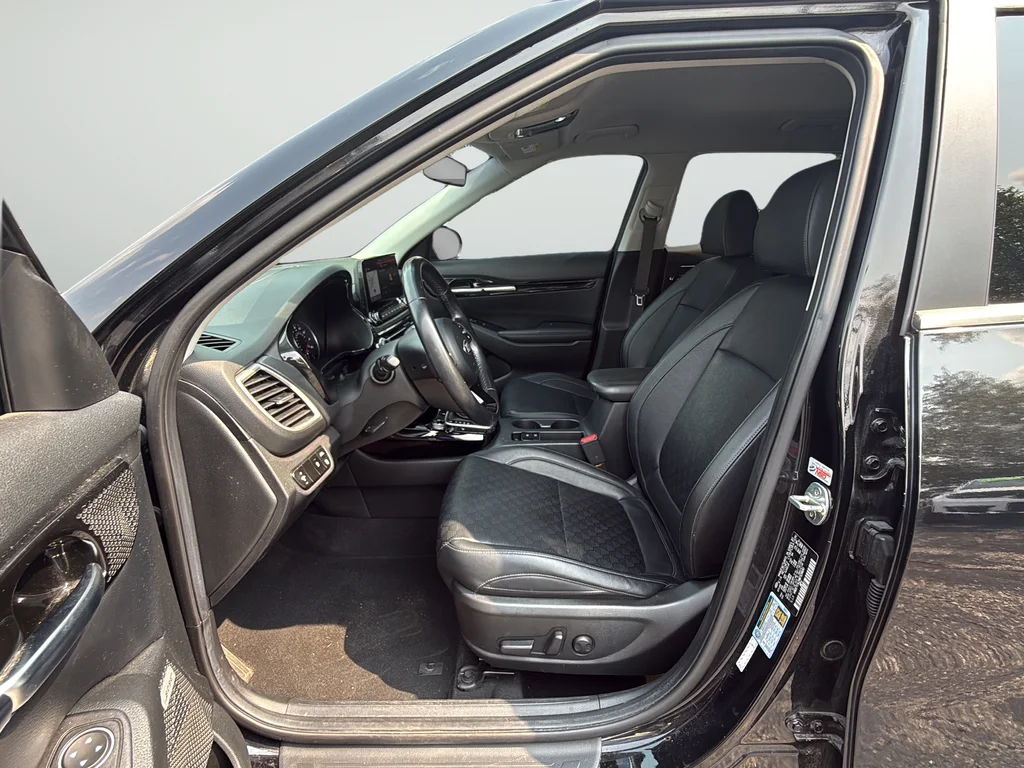 Used 2021 Black Kia SX image 10