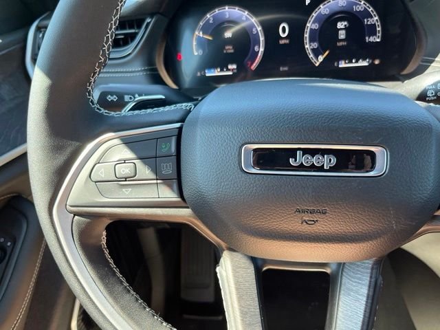New 2026 Bright White Clear-Coat Exterior Paint Jeep Limited Reserve image 33