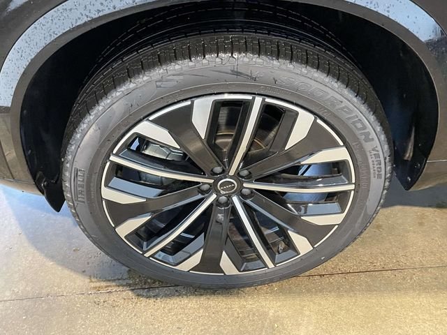 2026 Volvo XC90 Plus - Photo 12