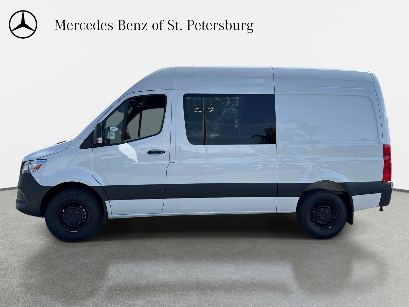 New 2026 Arctic White Sprinter Crew 144 WB image 2