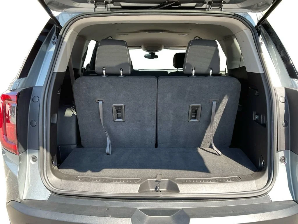 Used 2023 STERLING METALLIC GMC SLE image 13
