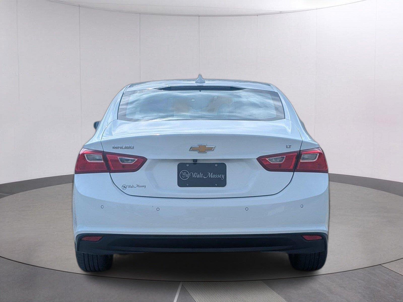 Used 2024 Summit White Chevrolet 1LT image 4