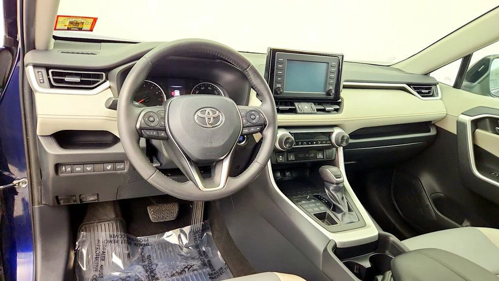 Used 2019 Blueprint Toyota XLE Premium AWD w/ Cold Weather Pkg image 14