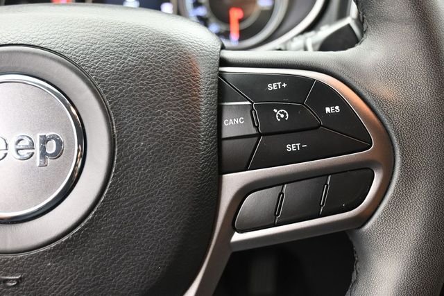 Used 2020 White Jeep Latitude Plus image 32