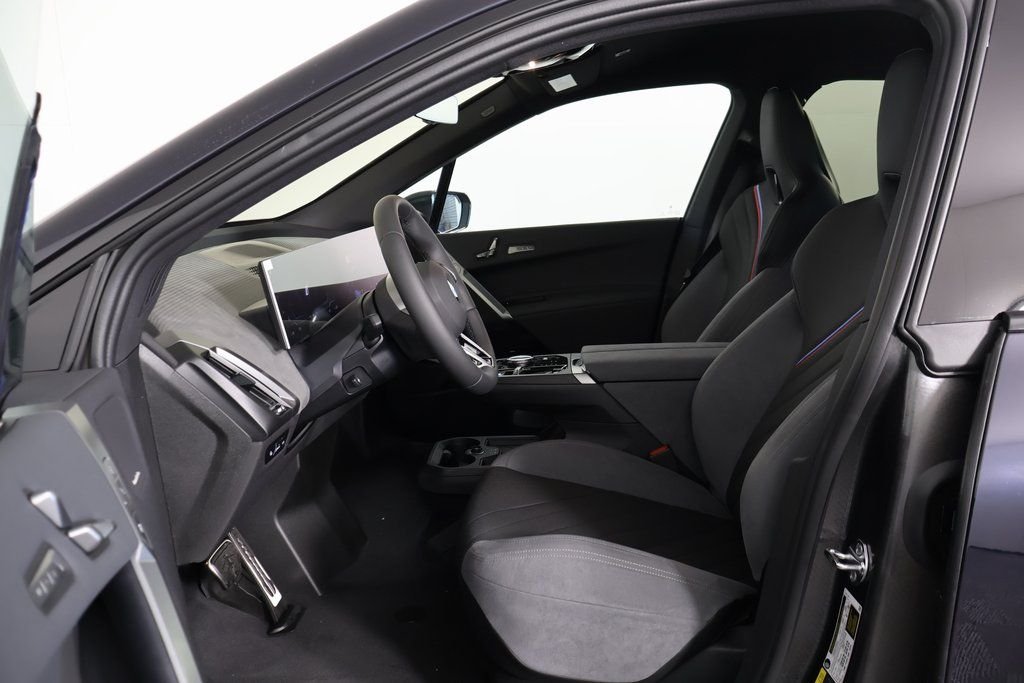 Used 2026 Black BMW xDrive45 image 5