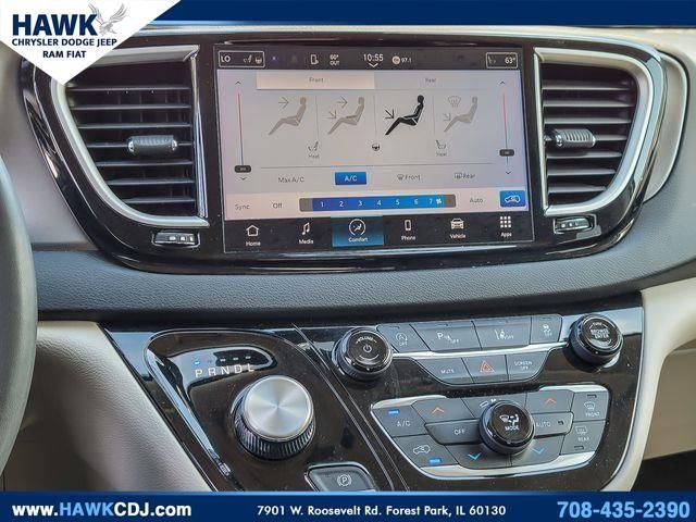 Used 2023 White Chrysler Touring L image 21